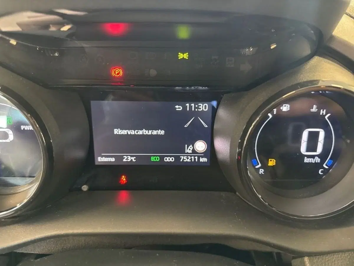 Toyota Yaris usata a Prato (15)