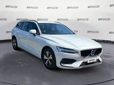 Volvo V60 D3 Momentum Business del 2019 usata a Verona