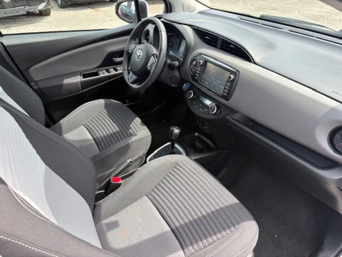 Toyota Yaris usata a Macerata (11)