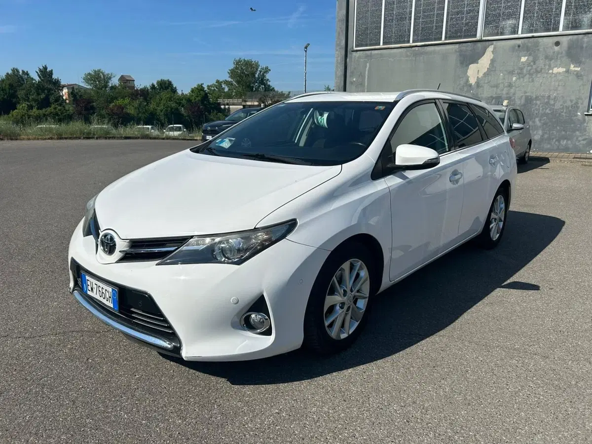 Toyota Auris Station Wagon usata a Piacenza