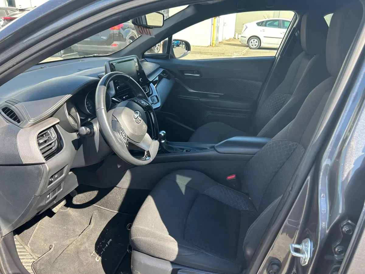 Toyota Toyota C-HR usata a Piacenza (10)