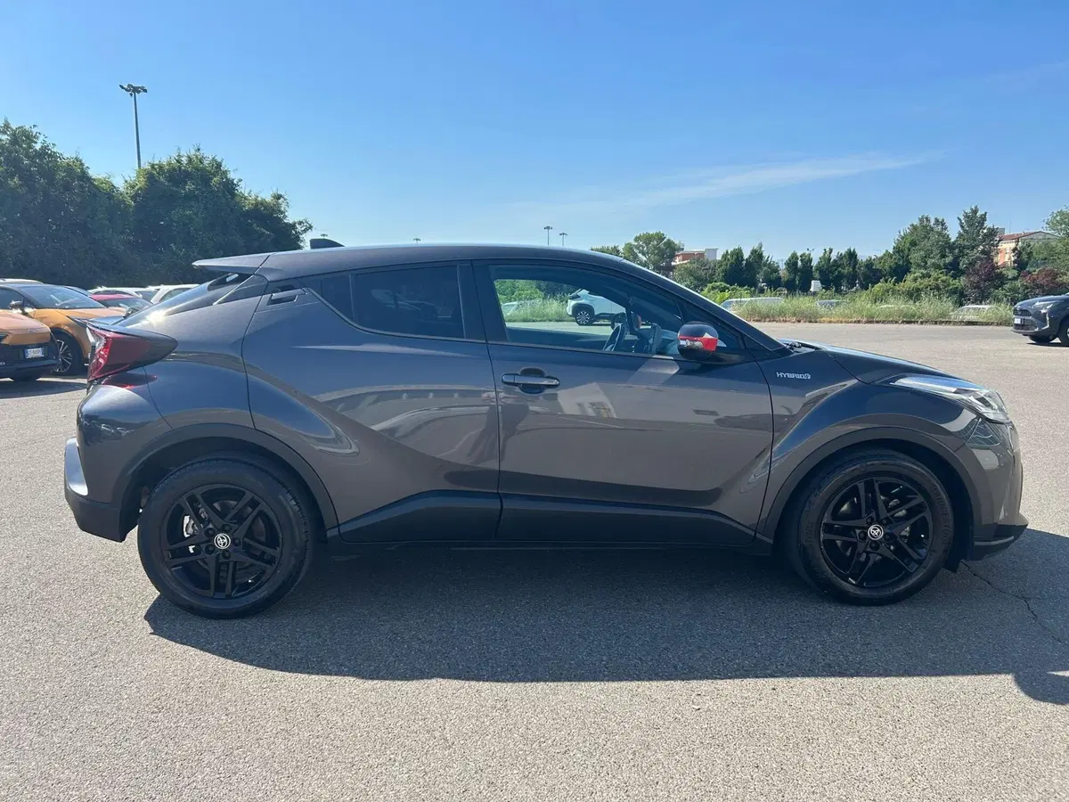 Toyota Toyota C-HR usata a Piacenza (7)