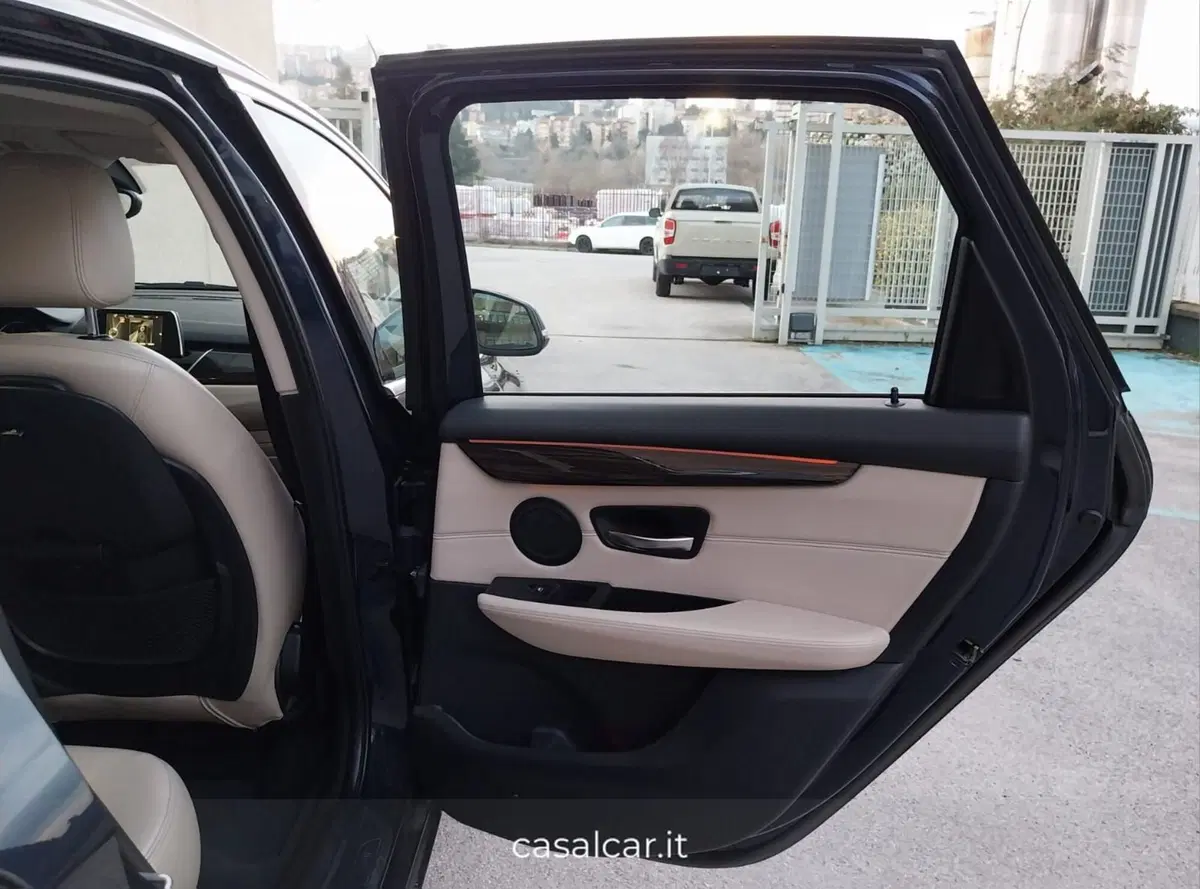 BMW Serie 2 Active Tourer usata a Salerno (19)