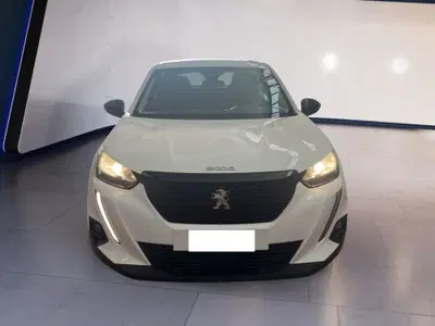 Peugeot 2008 1.2 puretech Active s&amp;s 100cv del 2022 usata a Torino