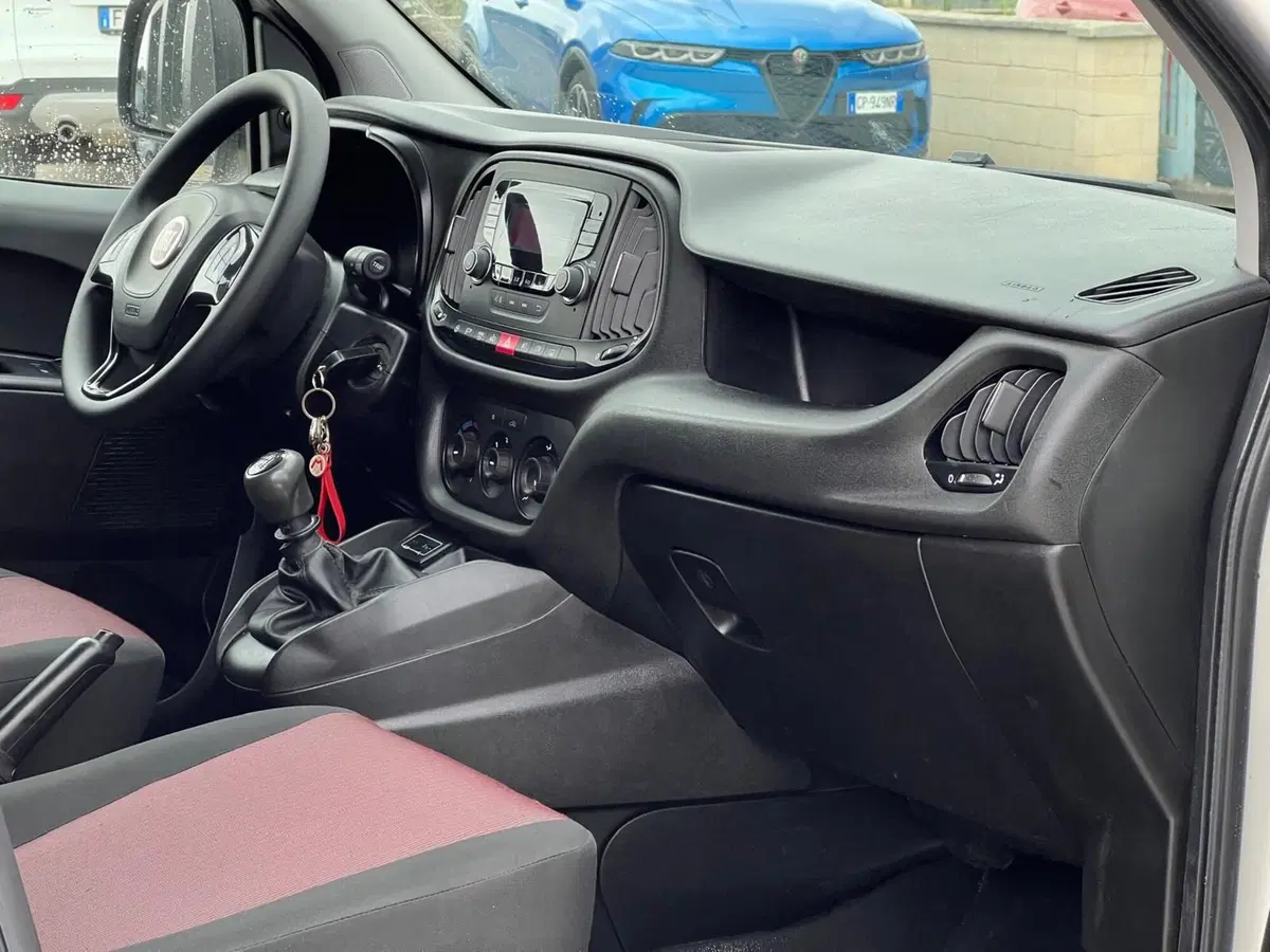 Fiat Doblò Furgone usata a Matera (14)