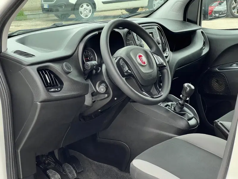 Fiat Doblò usata a Matera (11)