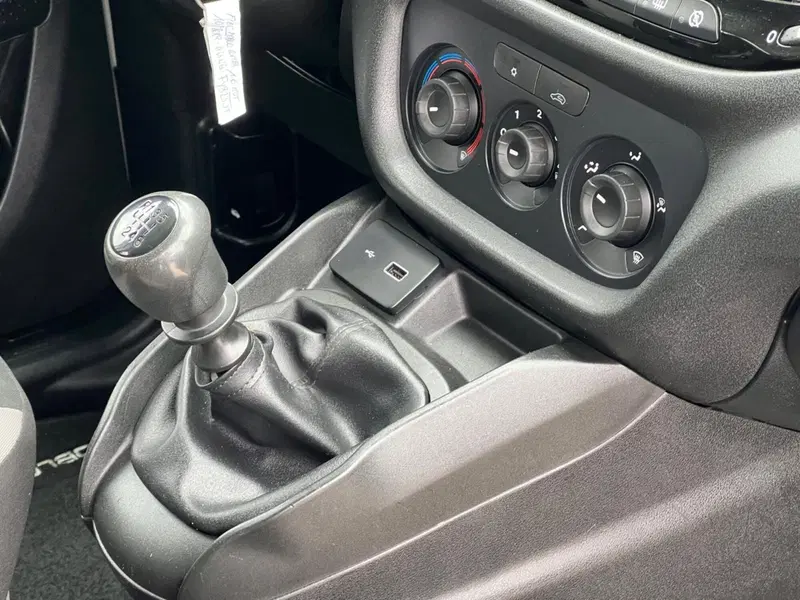 Fiat Doblò usata a Matera (17)