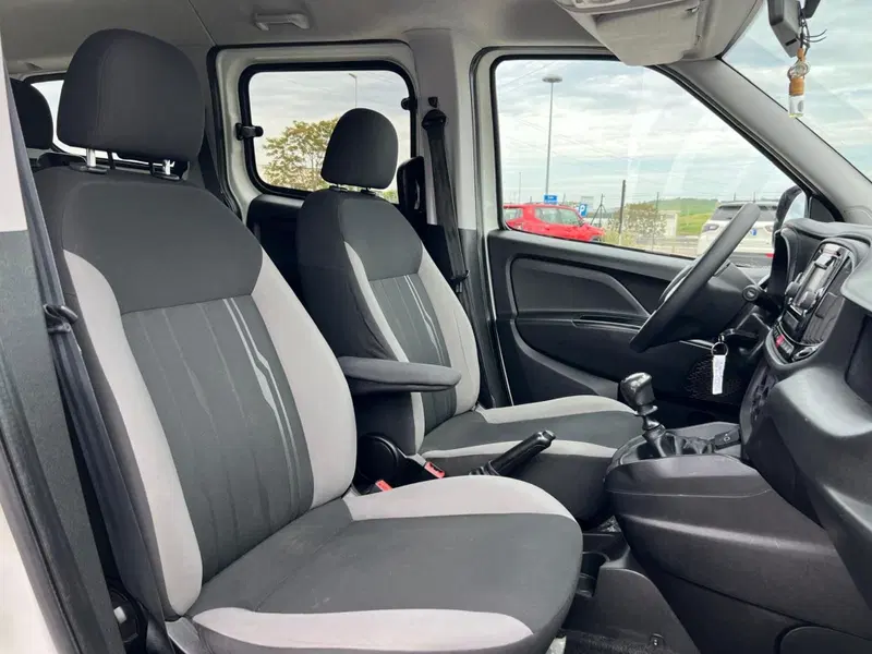 Fiat Doblò usata a Matera (18)
