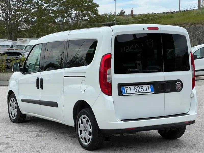 Fiat Doblò usata a Matera (9)