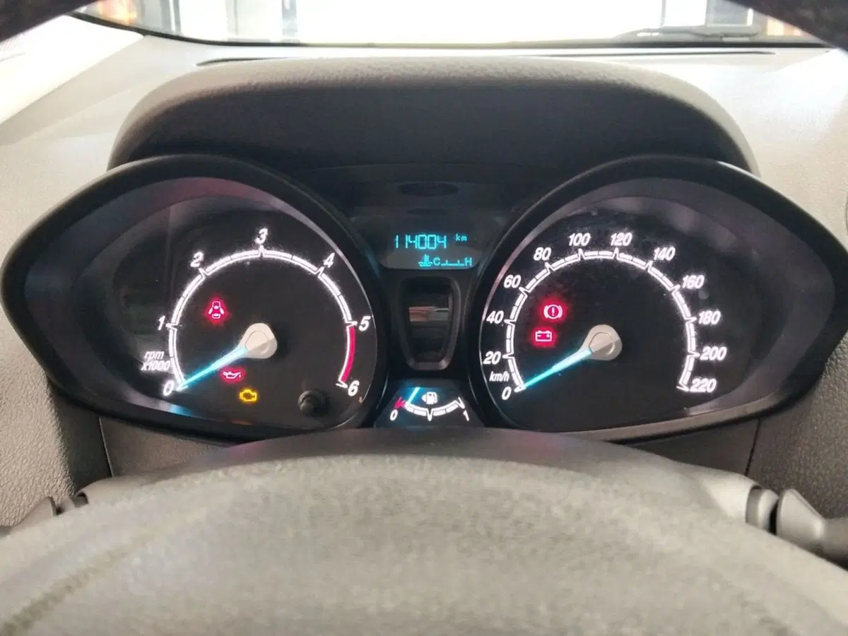 Ford Transit Courier usata a Roma (13)
