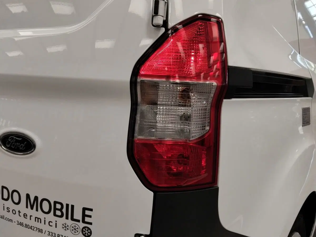 Ford Transit Courier usata a Roma (15)