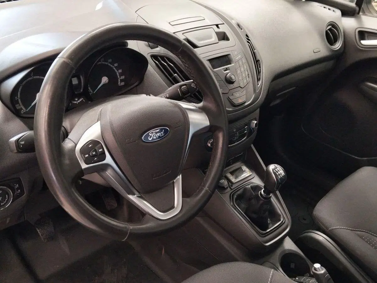 Ford Transit Courier usata a Roma (6)