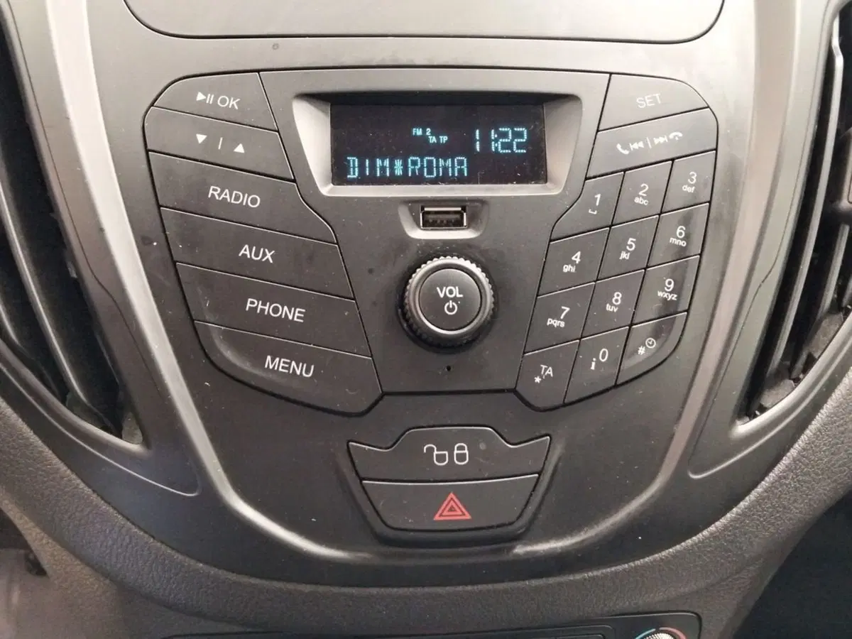 Ford Transit Courier usata a Roma (8)