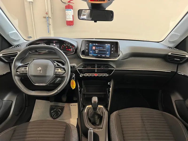 Peugeot 208 usata a Bari (16)