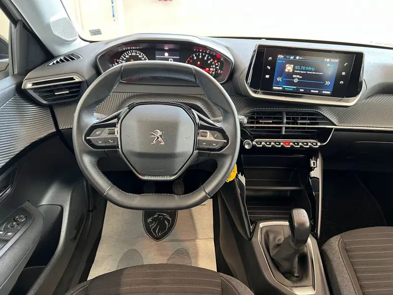 Peugeot 208 usata a Bari (17)
