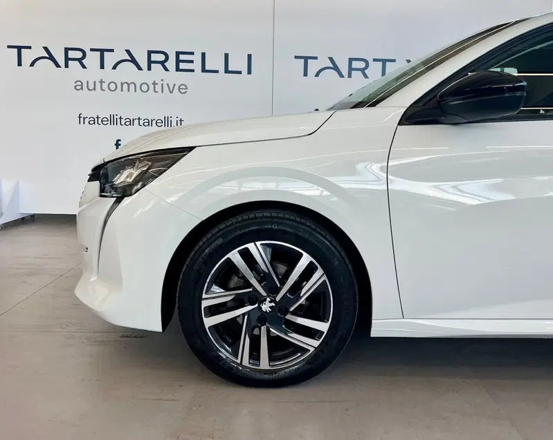 Peugeot 208 usata a Bari (4)