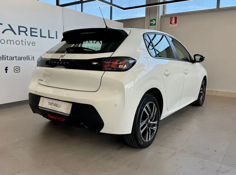 Peugeot 208 usata a Bari (7)