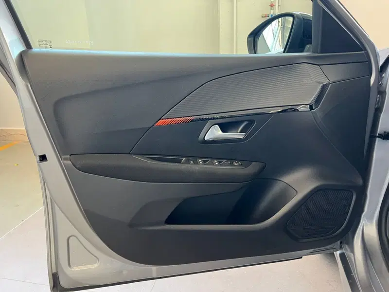 Peugeot 208 usata a Bari (10)