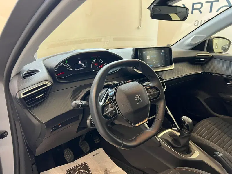 Peugeot 208 usata a Bari (12)