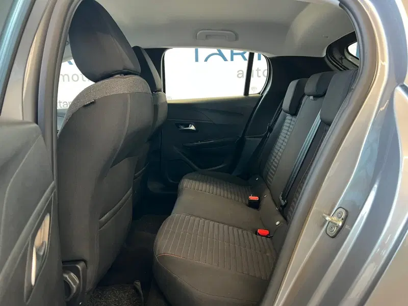 Peugeot 208 usata a Bari (15)