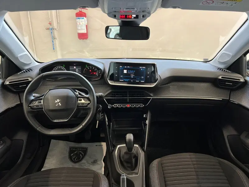 Peugeot 208 usata a Bari (16)