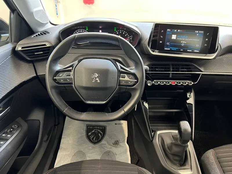 Peugeot 208 usata a Bari (17)