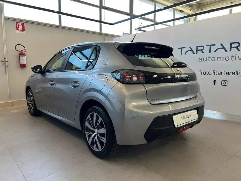 Peugeot 208 usata a Bari (5)