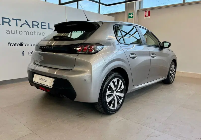 Peugeot 208 usata a Bari (7)