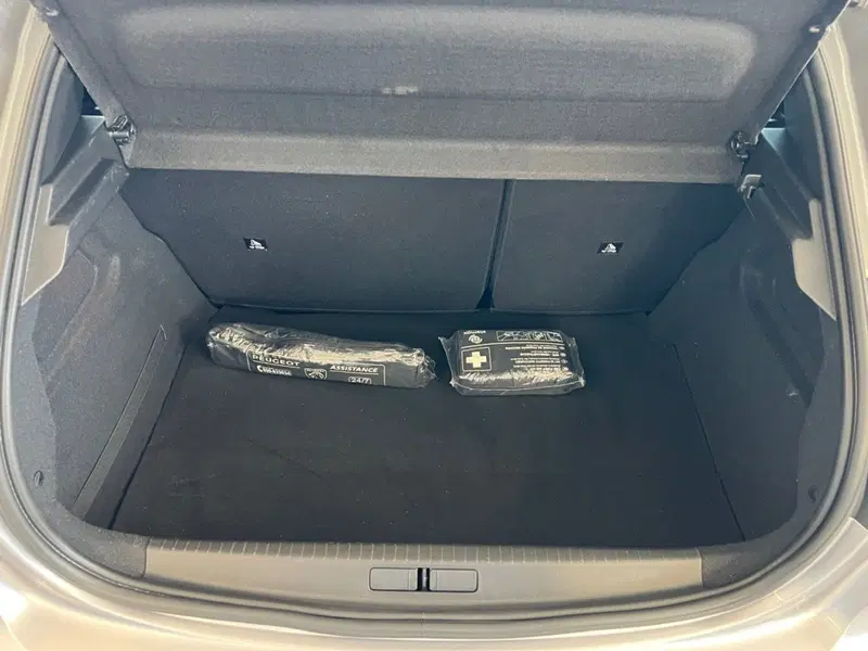 Peugeot 208 usata a Bari (8)