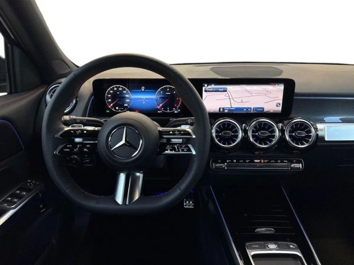 Mercedes-Benz GLB nuova a Rimini (11)