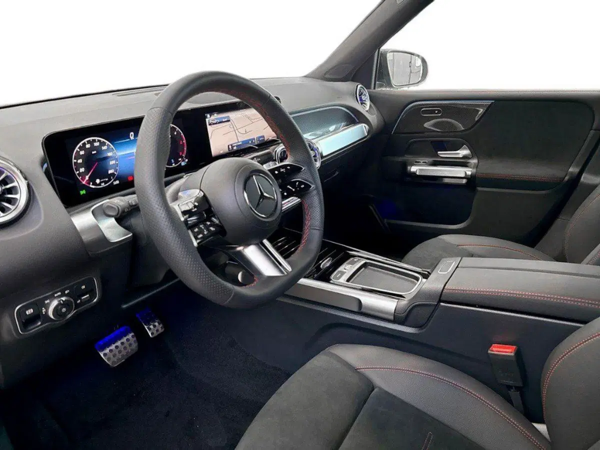 Mercedes-Benz GLB nuova a Rimini (16)