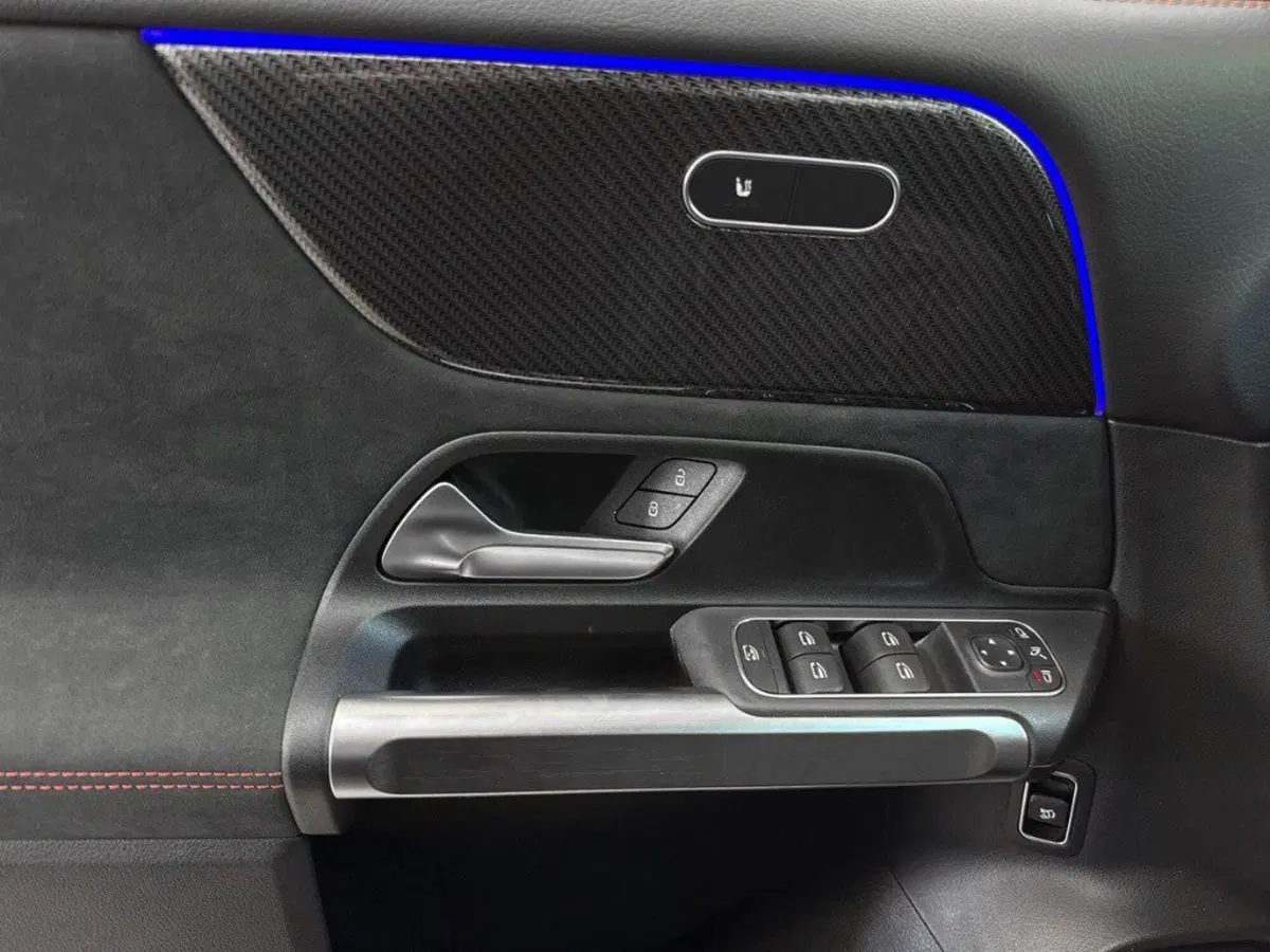 Mercedes-Benz GLB nuova a Rimini (17)