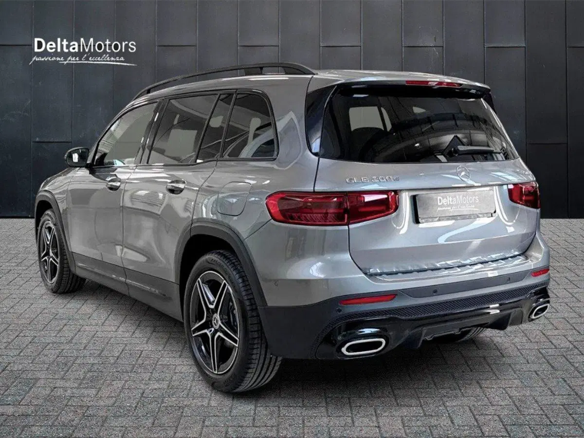 Mercedes-Benz GLB nuova a Rimini (3)
