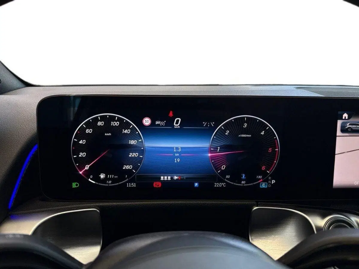 Mercedes-Benz GLB nuova a Rimini (9)