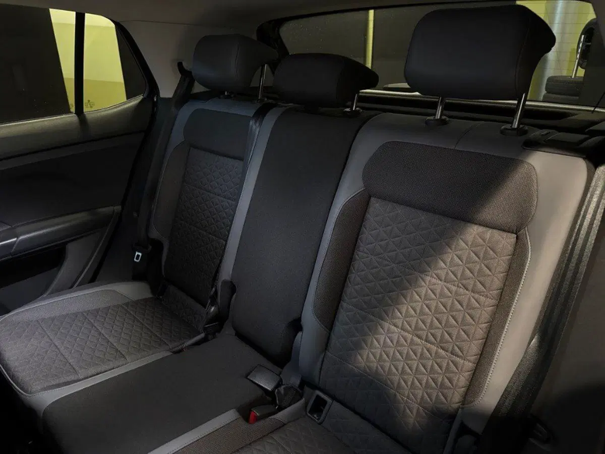 Volkswagen T-Cross usata a Macerata (13)