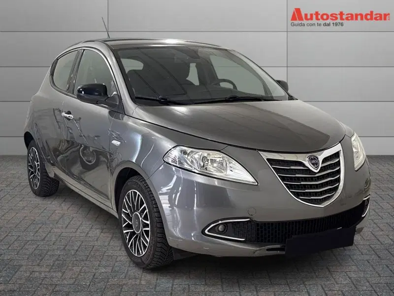 Lancia Ypsilon usata a Torino (3)