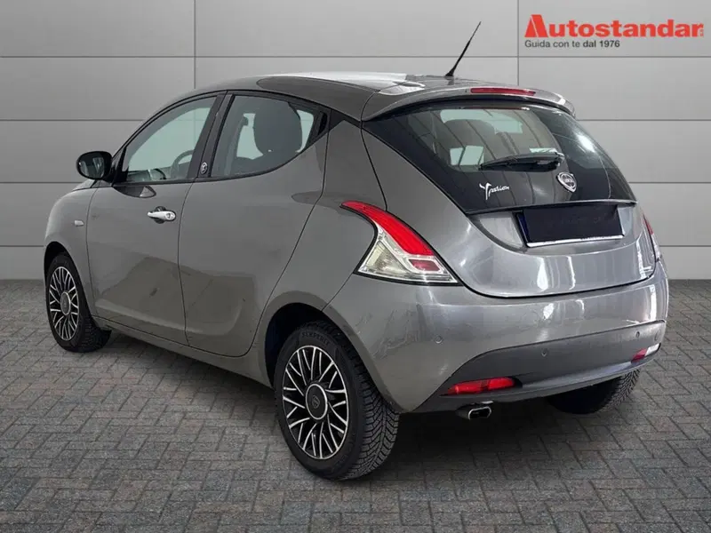 Lancia Ypsilon usata a Torino (4)