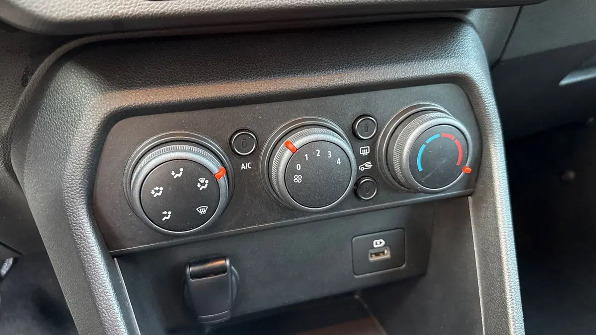Dacia Sandero usata a Treviso (16)