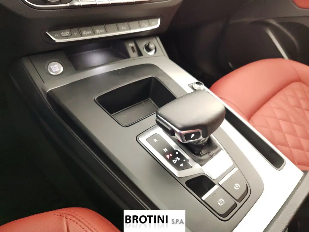 Audi Q4 Sportback usata a Massa-Carrara (12)