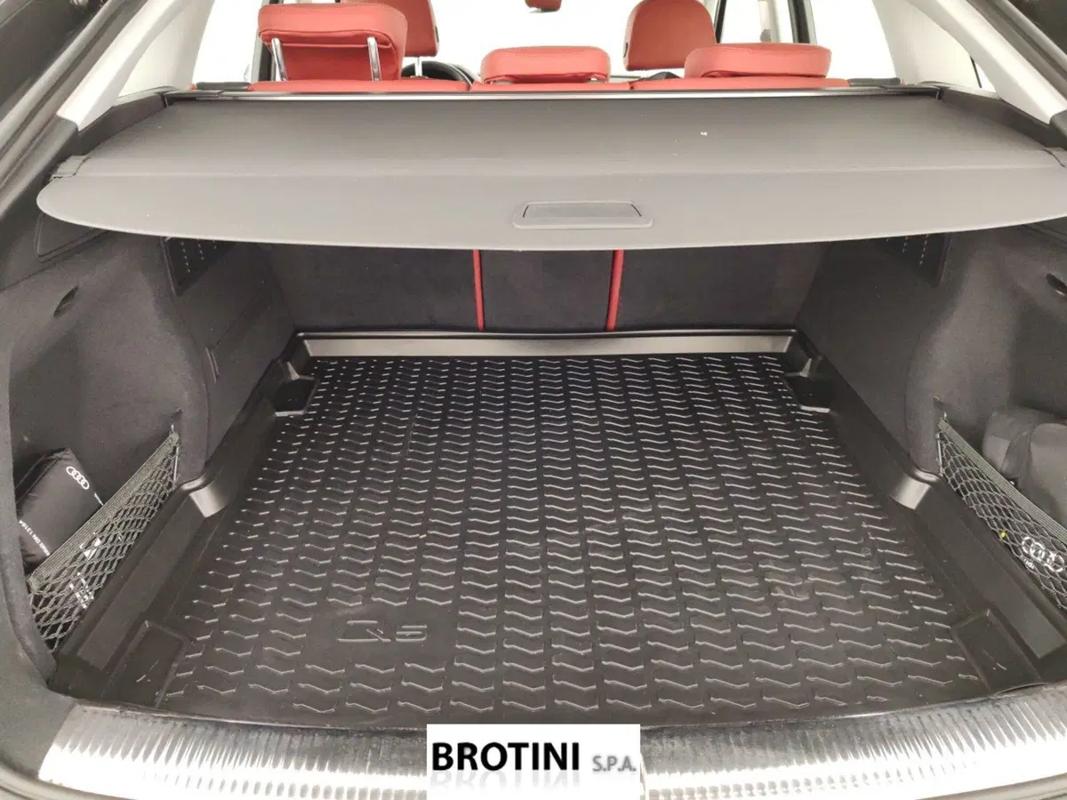 Audi Q4 Sportback usata a Massa-Carrara (16)