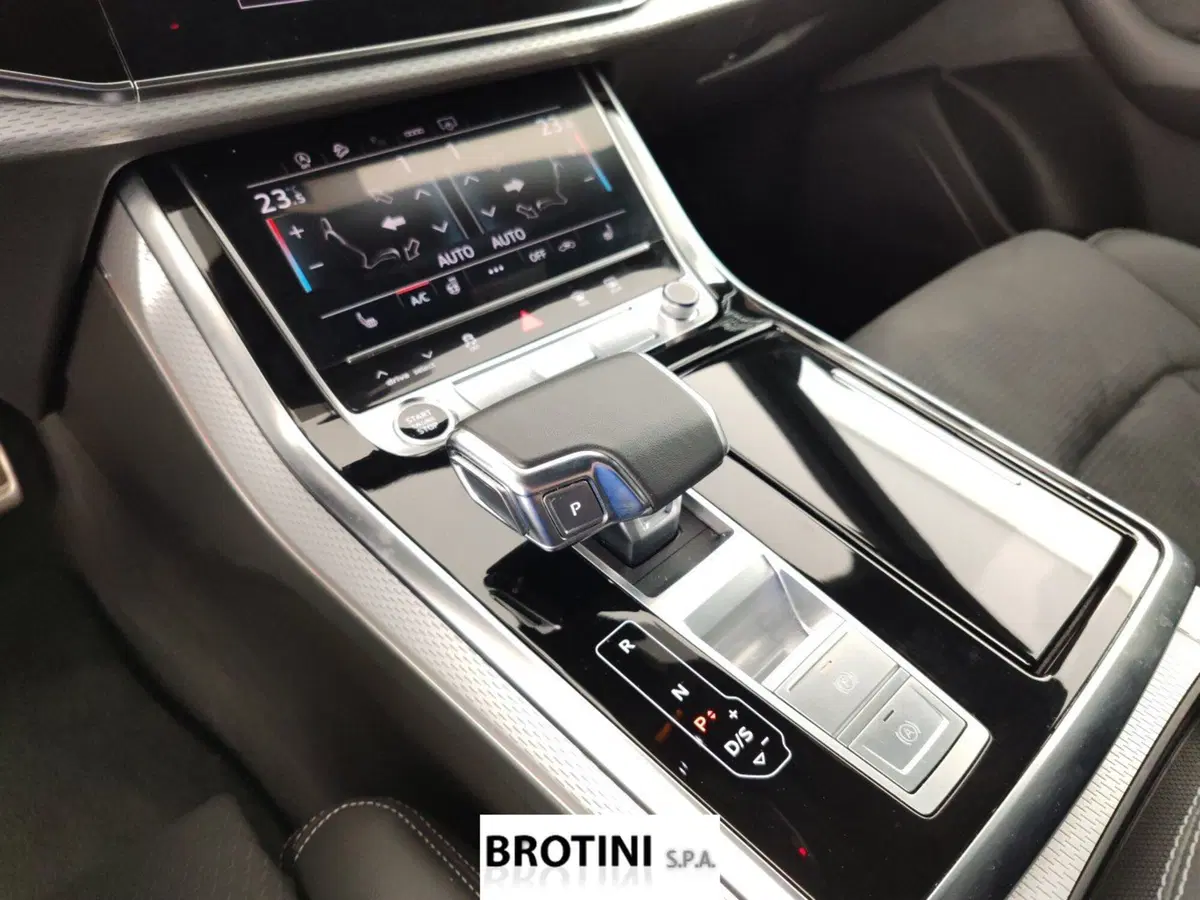 Audi Q8 Sportback usata a Massa-Carrara (11)