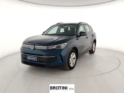 Volkswagen Tiguan 2.0 TDI 150 CV SCR DSG 4MOTION Life del 2025 usata a Massa