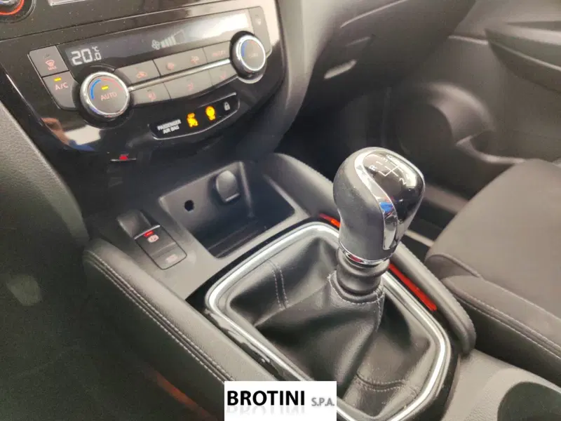 Nissan Qashqai usata a Massa-Carrara (11)