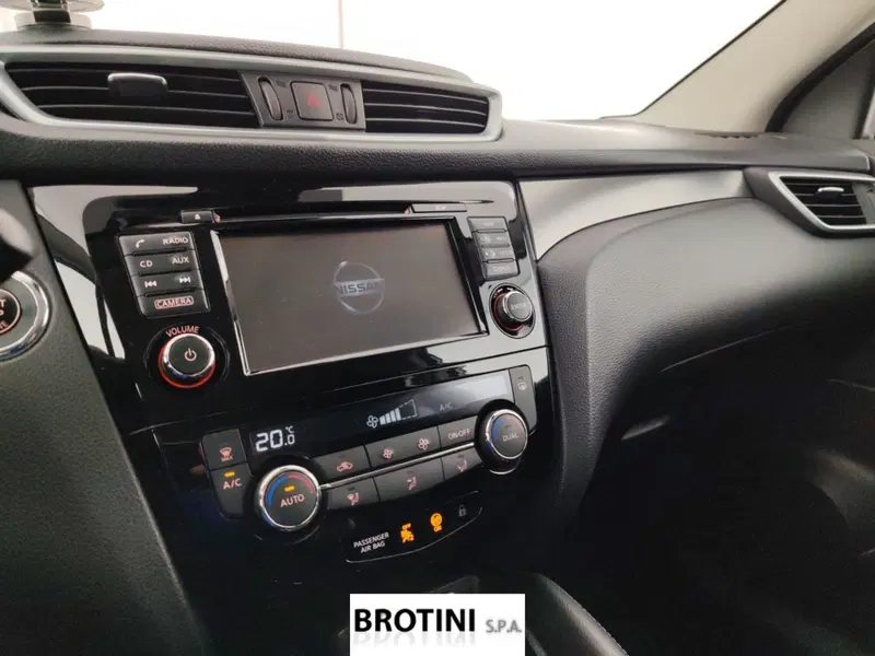 Nissan Qashqai usata a Massa-Carrara (12)