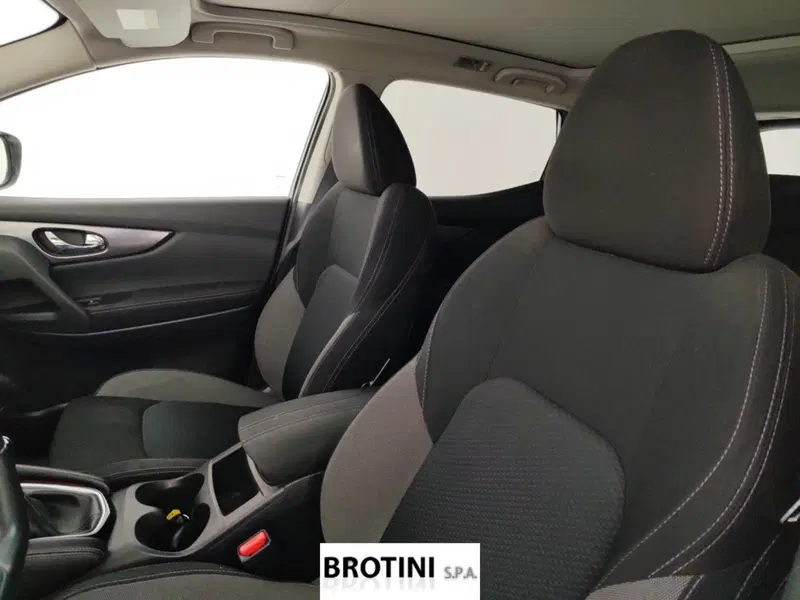 Nissan Qashqai usata a Massa-Carrara (9)