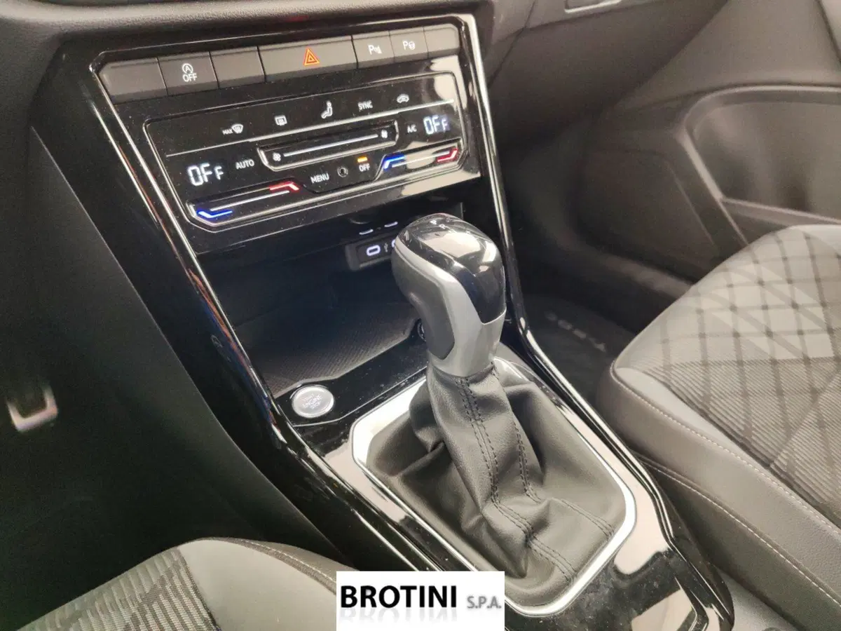 Volkswagen T-Roc usata a Massa-Carrara (11)