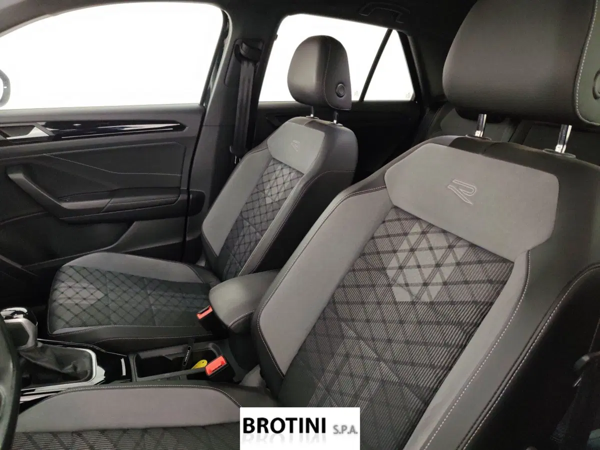 Volkswagen T-Roc usata a Massa-Carrara (9)