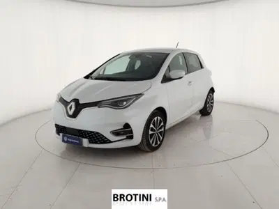 Renault Zoe Zen R135 del 2021 usata a Massa