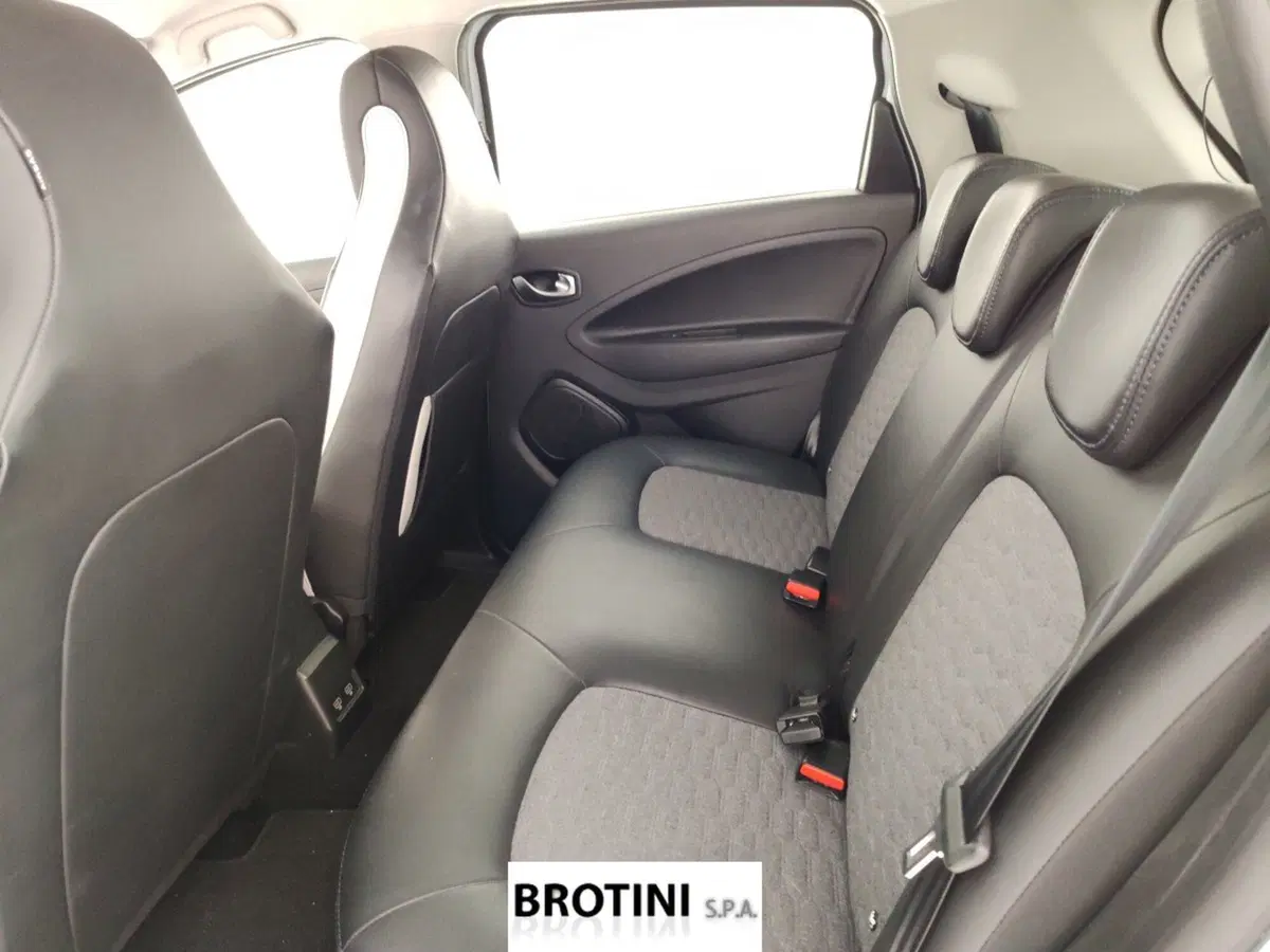 Renault Zoe usata a Massa-Carrara (10)