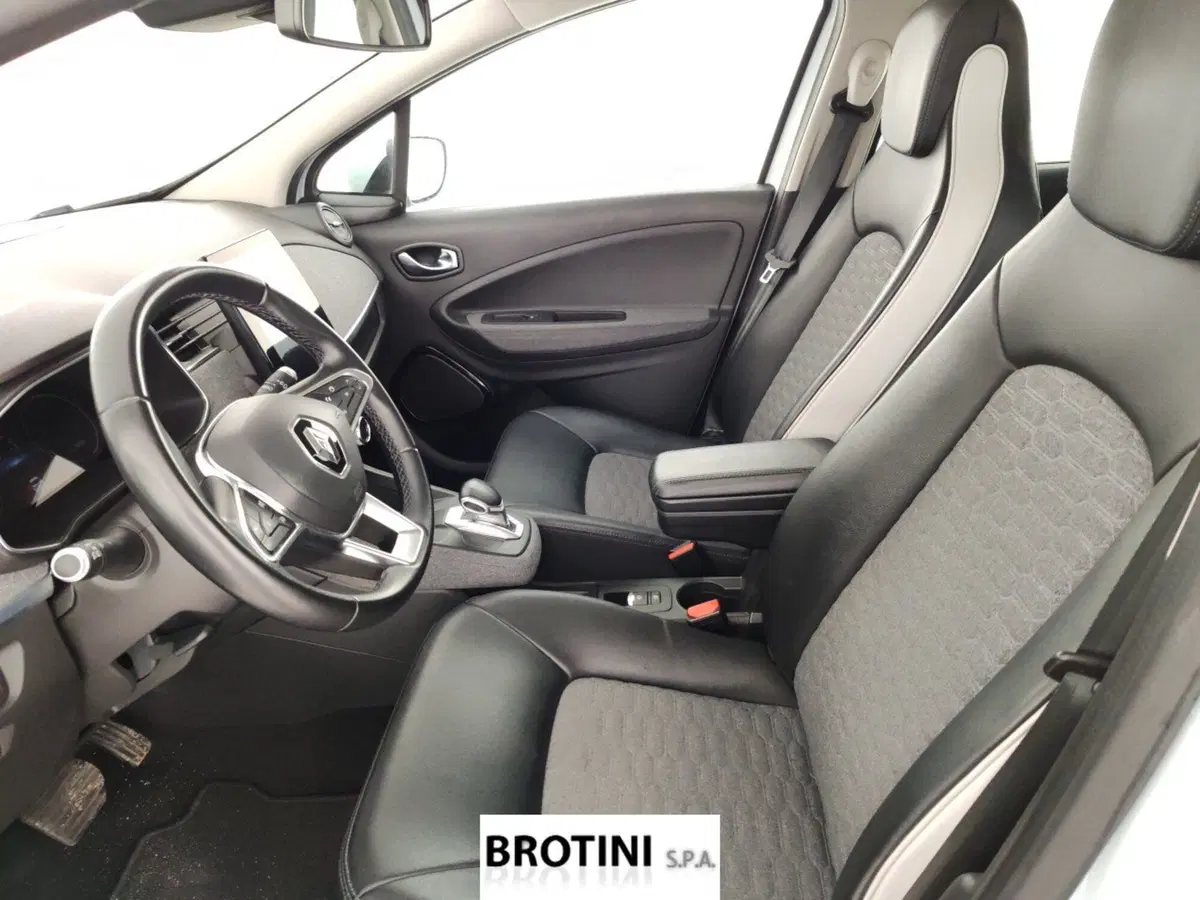 Renault Zoe usata a Massa-Carrara (7)